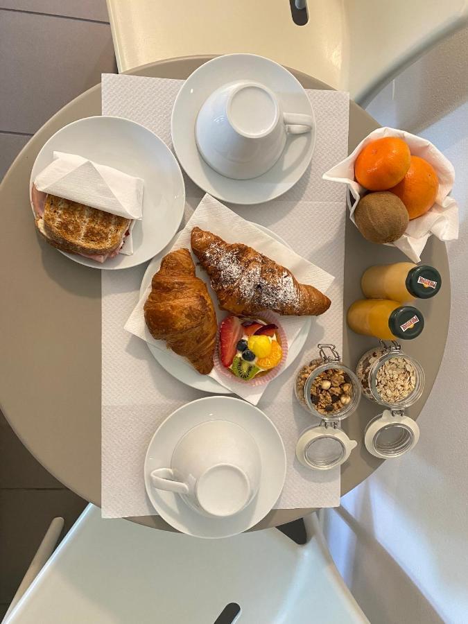 Bed & Breakfast Warmup - Parcheggio Incluso Nella Corte Interna 3*